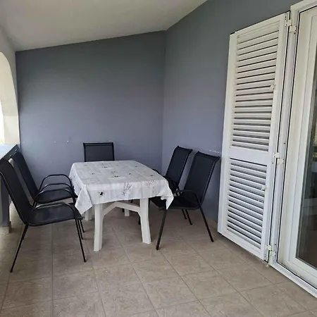 In Vir/insel 7502 Appartamento *