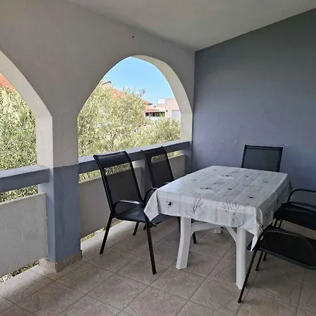 In Vir/insel 7502 Appartamento
