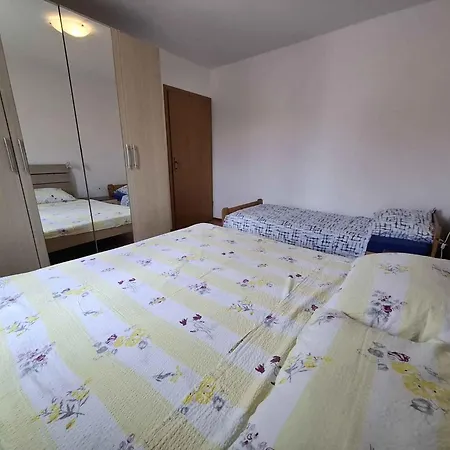 In Vir/insel 7502 Appartamento *